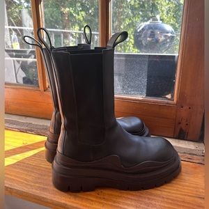 Bottega Veneta Tire Chelsea Boots